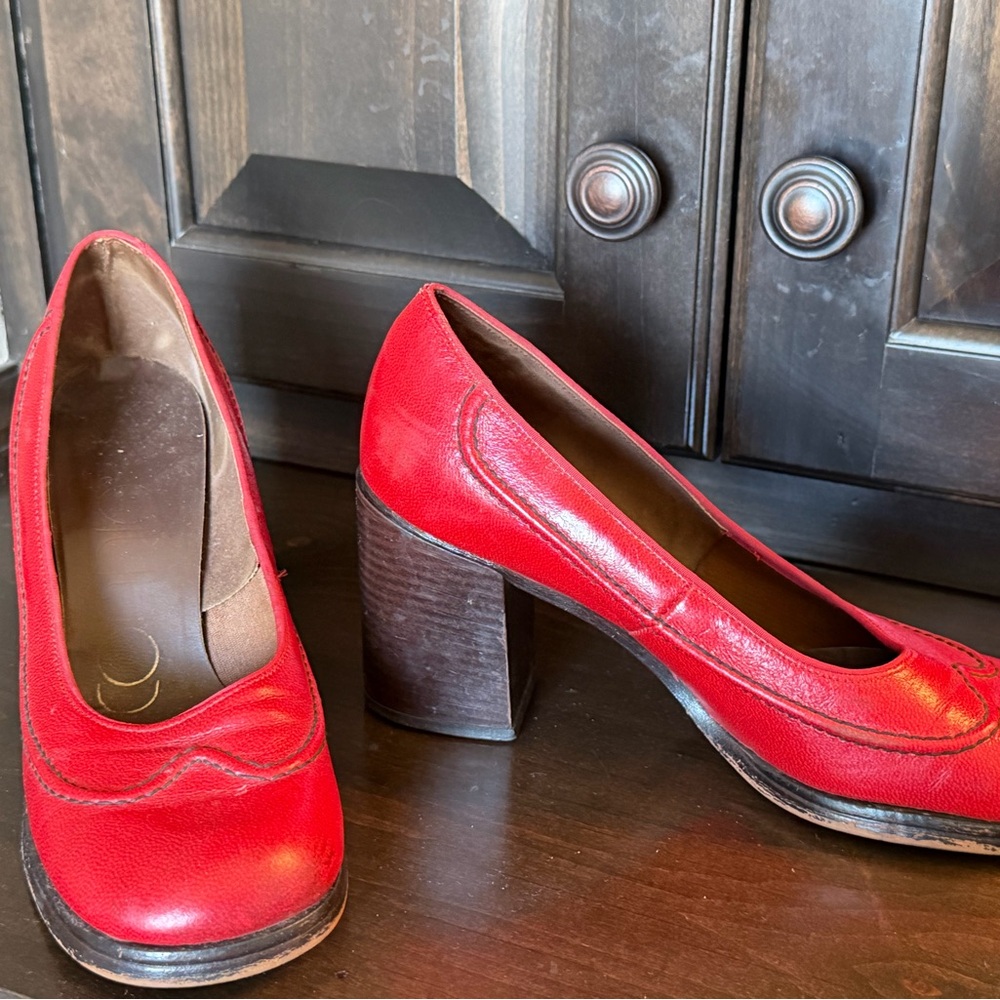 Women’s Red Mid Block Heel Pumps